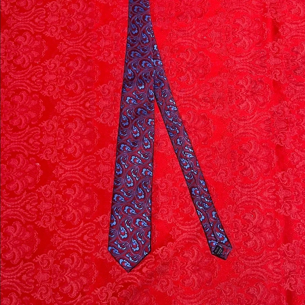 Johnston & Murphy Signature Men’s Silk Tie Red Blue Paisley Handmade Classic Nec